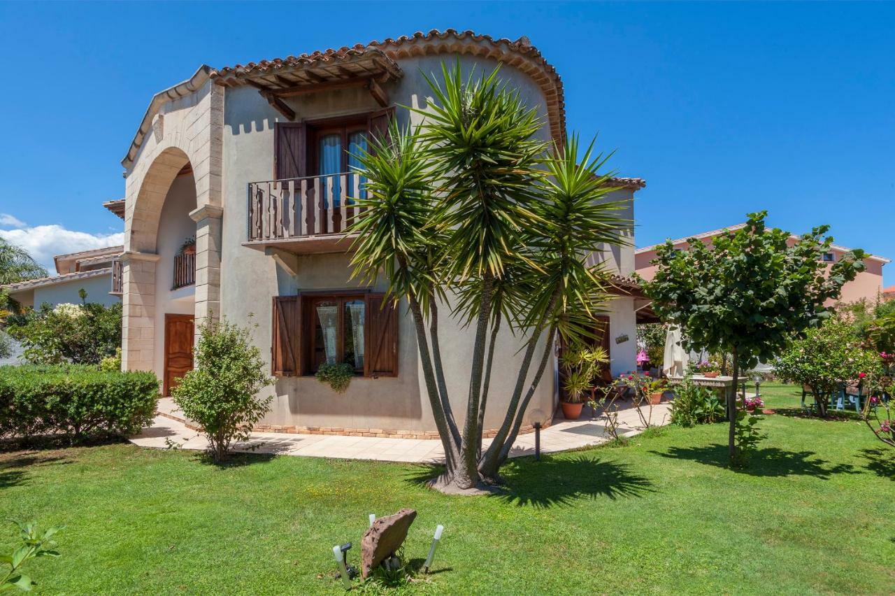 Le Quattro Mura Bed & Breakfast Pula Exterior photo